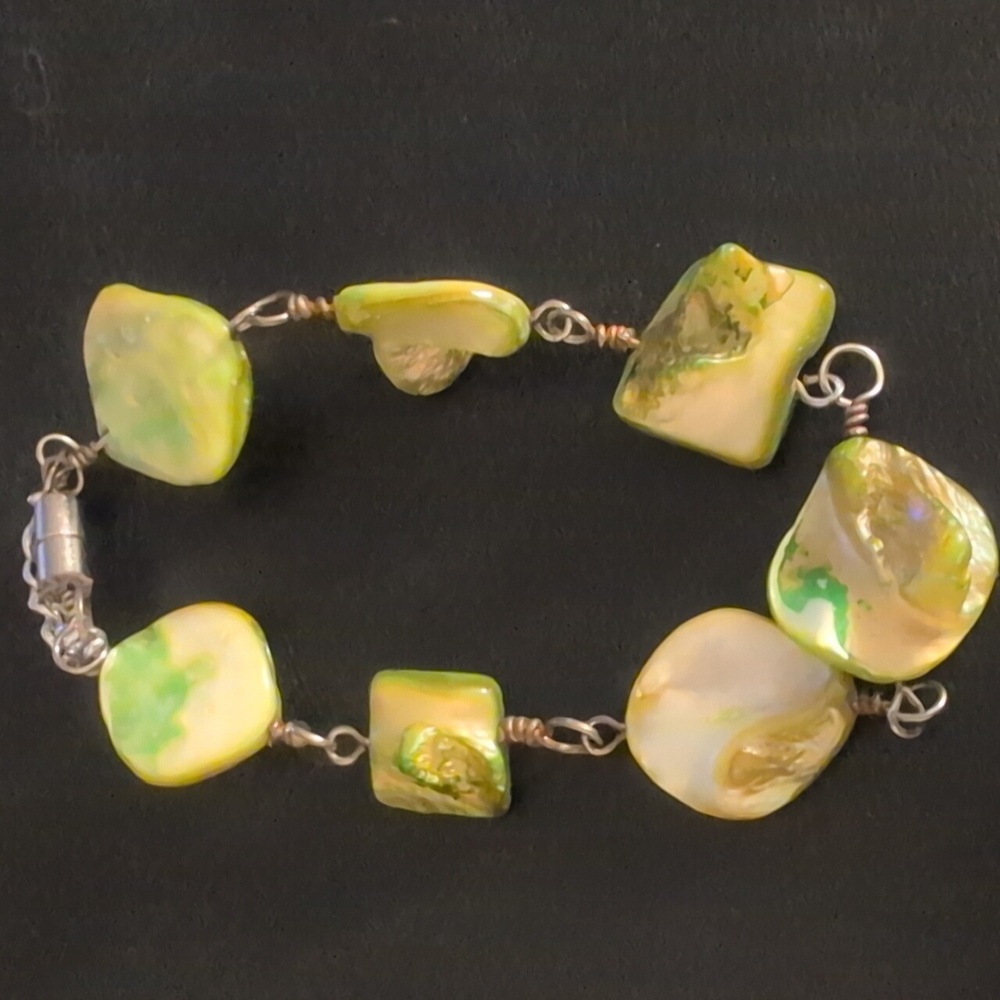 Shell Bracelet - Picture 2 of 5